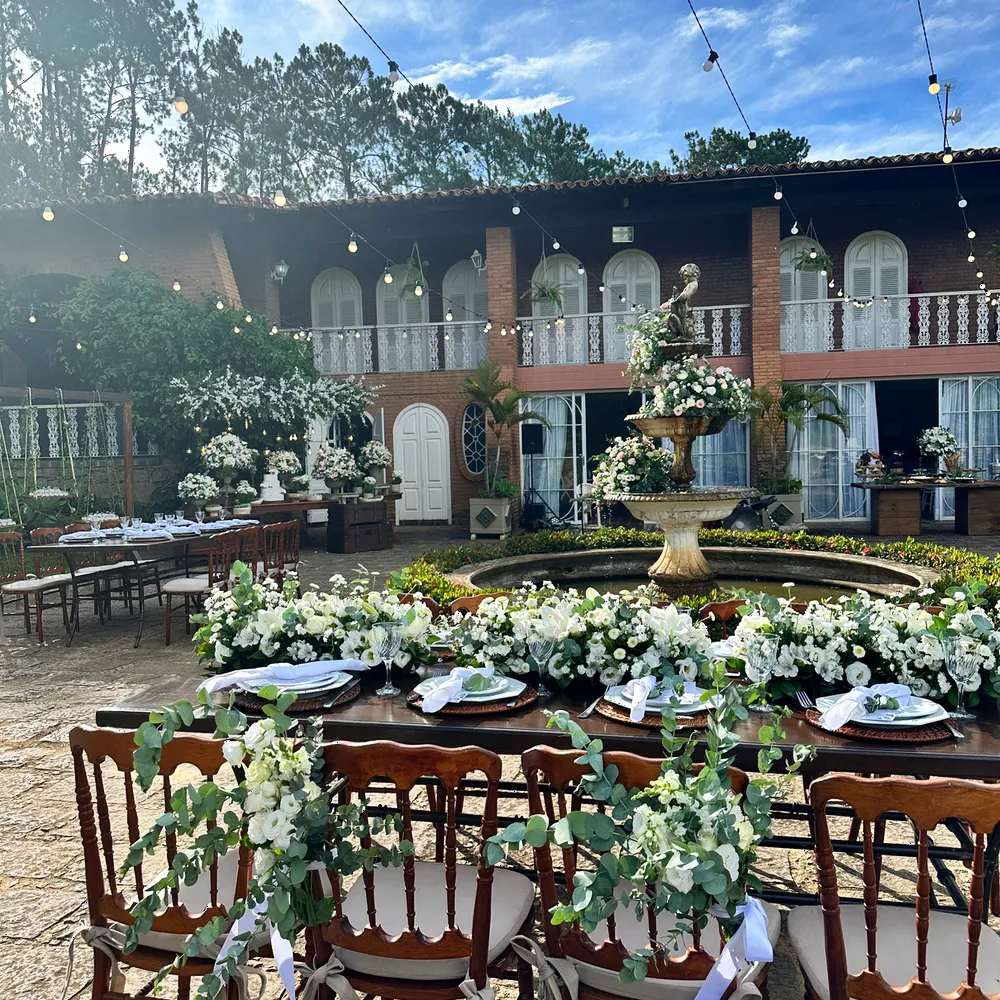 Sala de vidro e fonte